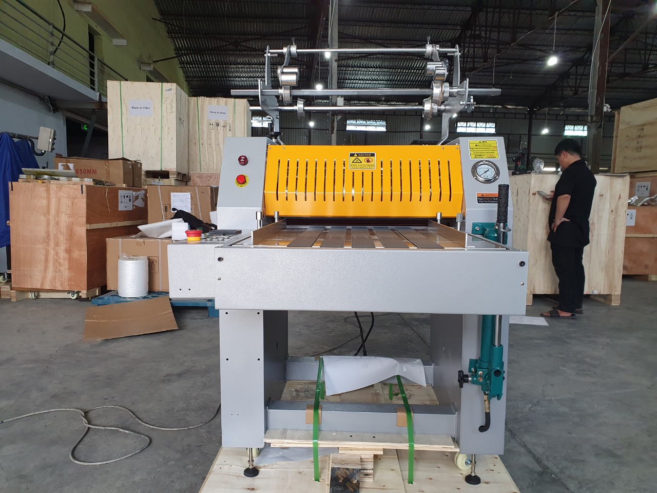 M&Aacute;Y C&Aacute;N M&Agrave;NG THỦY LỰC 520 ( MODEL AV520Y )